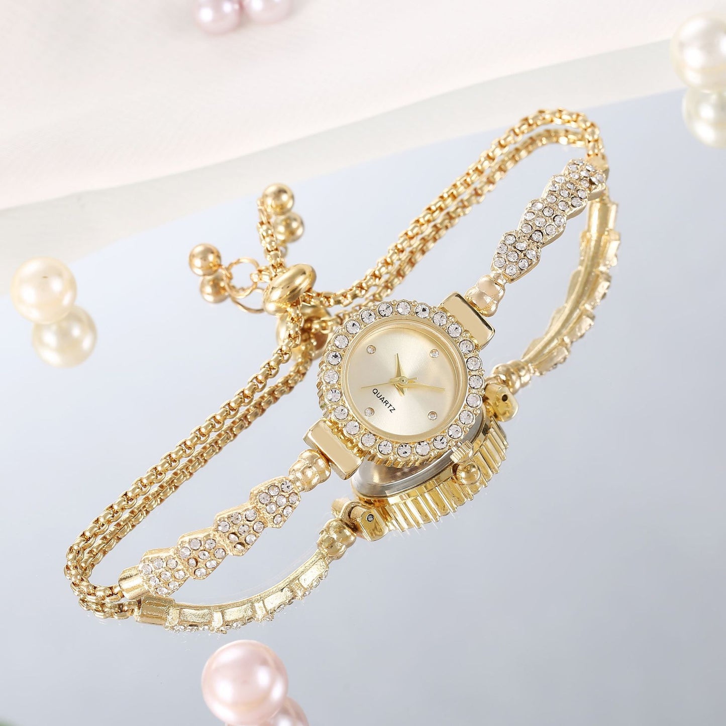 Montre Femme Luxe & Mode – Bracelet Fin Doré, Élégance Bijou