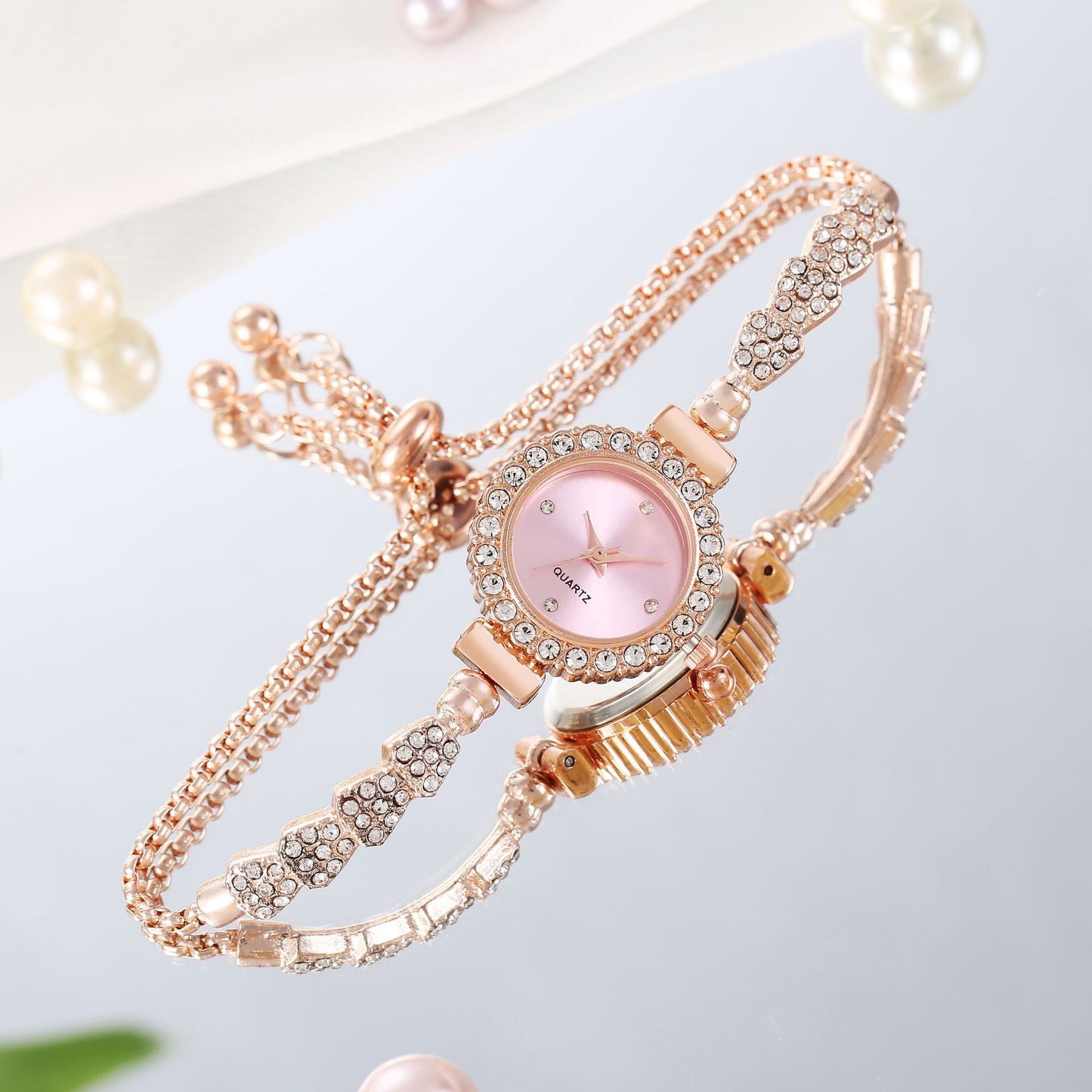 Montre Femme Luxe & Mode – Bracelet Fin Doré, Élégance Bijou